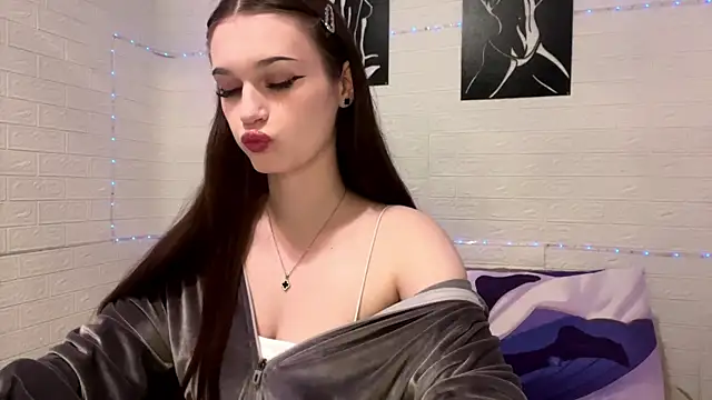 Snapshot of GosToGeo chatting on April 12, 4:12 pm GosToGeo online show from April 12, 4:12 pm