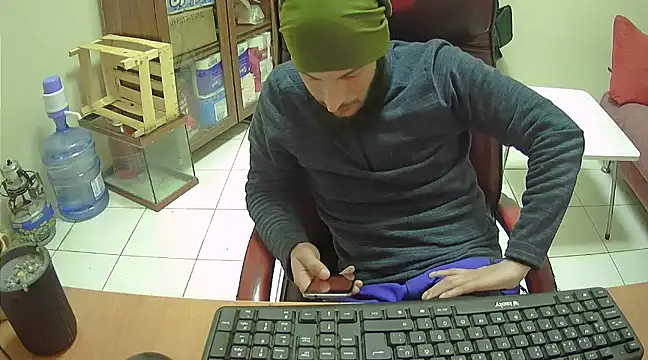 hardbigcock16 online show from February 6, 9:22 am