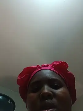 Snapshot of queenxdede chatting on June 9, 5:57 pm queenxdede online show from June 9, 5:57 pm