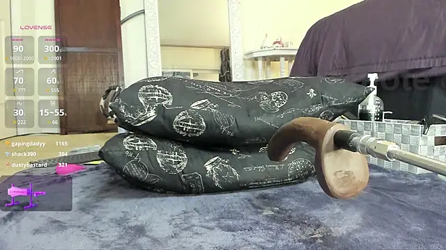 Peaches N Kreme online show from February 7, 4:48 am