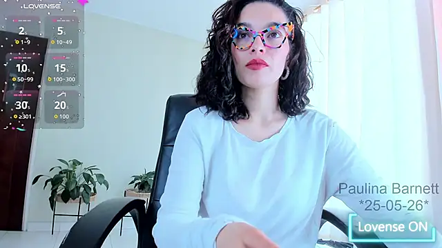 Snapshot of paulinabarnett- chatting on May 25, 4:13 pm paulinabarnett- online show from May 25, 4:13 pm