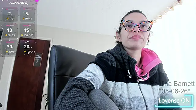 Snapshot of paulinabarnett- chatting on June 5, 4:45 pm paulinabarnett- online show from June 5, 4:45 pm