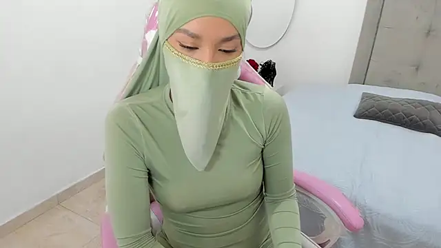 Snapshot of Hanaa_latif chatting on December 28, 3:26 pm Hanaa latif online show from December 28, 3:26 pm