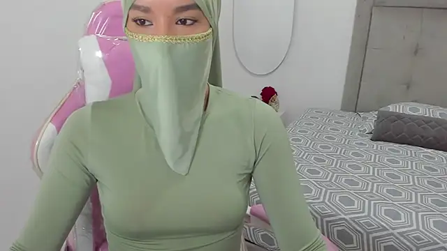 Snapshot of Hanaa_latif chatting on December 30, 3:24 pm Hanaa latif online show from December 30, 3:24 pm
