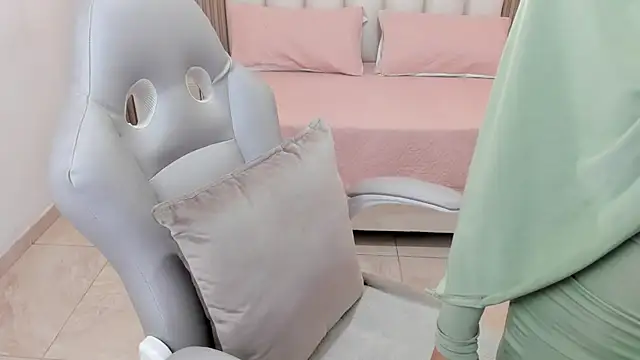 Snapshot of Hanaa_latif chatting on March 11, 2:51 pm Hanaa latif online show from March 11, 2:51 pm