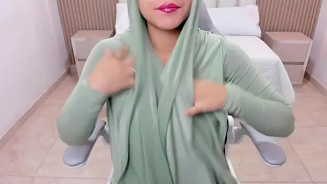 Snapshot of Hanaa_latif chatting on March 17, 12:04 pm Hanaa latif online show from March 17, 12:04 pm