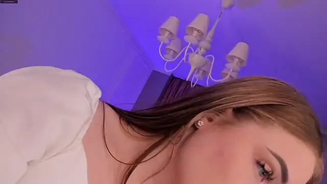 Snapshot of Lissysss chatting on December 6, 10:19 pm Lissysss online show from December 6, 10:19 pm