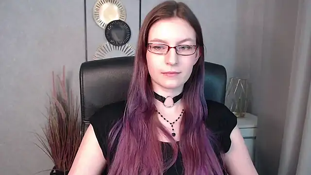 emmaxDelight online show from December 11, 12:34 pm