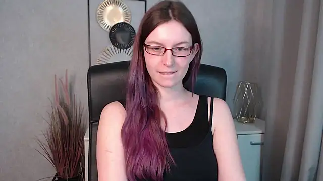 emmaxDelight online show from December 14, 2:31 pm