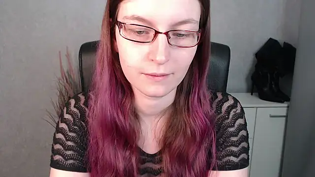 emmaxDelight online show from February 13, 9:41 am