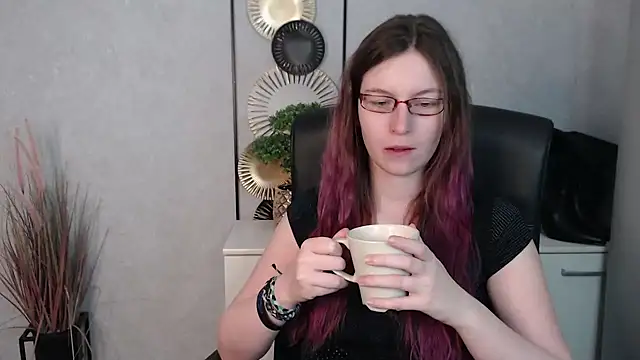 emmaxDelight online show from February 14, 6:34 am