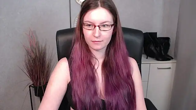 emmaxDelight online show from February 27, 9:43 am