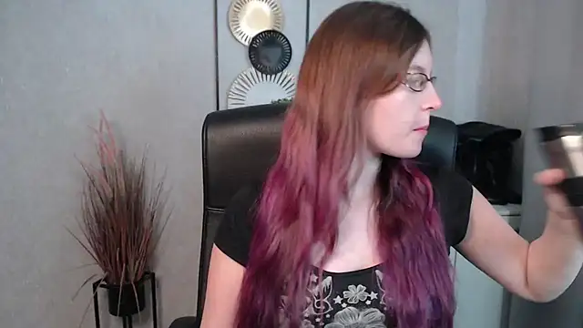 emmaxDelight online show from March 3, 10:28 am