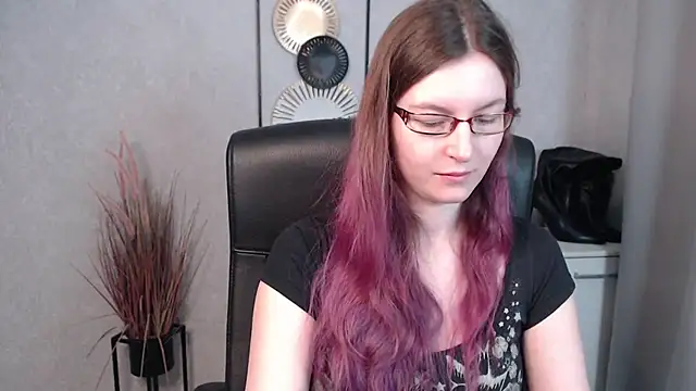 emmaxDelight online show from March 4, 6:37 am