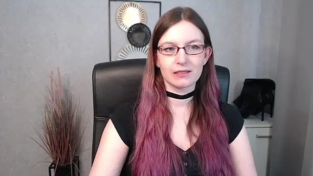 emmaxDelight online show from March 21, 10:17 am