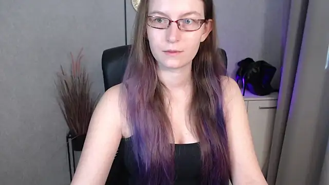 emmaxDelight online show from October 11, 6:12 am