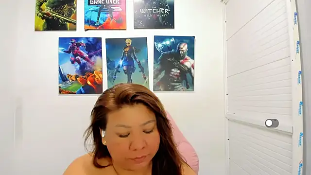 Snapshot of victoria_love89 chatting on June 6, 10:36 pm victoria love89 online show from June 6, 10:36 pm