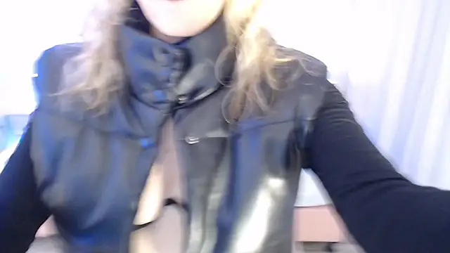 Snapshot of zoe_jones13 chatting on January 14, 3:12 am zoe jones13 online show from January 14, 3:12 am