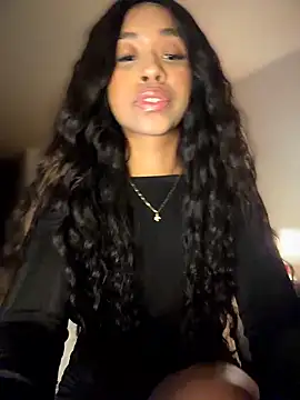 Snapshot of bella__honey chatting on February 28, 2:23 am bella honey online show from February 28, 2:23 am