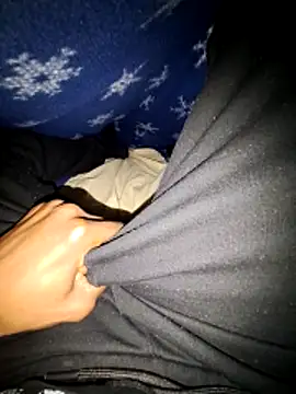 Snapshot of RovingAlcove chatting on March 14, 12:21 pm RovingAlcove online show from March 14, 12:21 pm