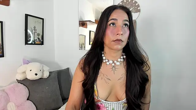 Snapshot of electra_hunt chatting on June 6, 10:58 pm electra hunt online show from June 6, 10:58 pm