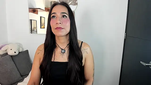 Snapshot of electra_hunt chatting on June 16, 12:13 am electra hunt online show from June 16, 12:13 am