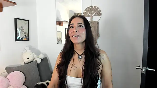 Snapshot of electra_hunt chatting on June 20, 1:19 am electra hunt online show from June 20, 1:19 am