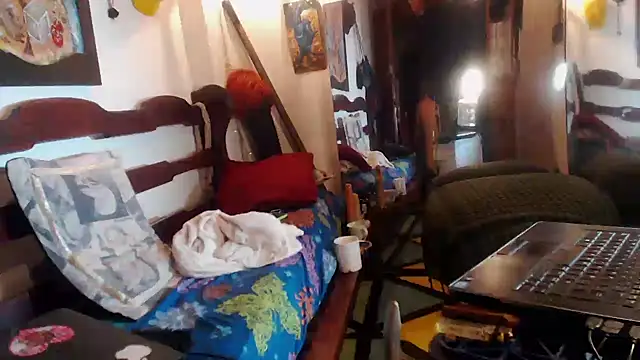 laye19 online show from December 3, 2:08 am