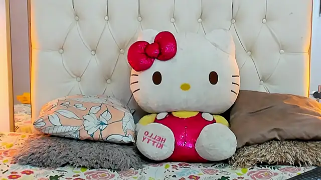 Snapshot of camila_sex_latina chatting on January 13, 2:18 am camila sex latina online show from January 13, 2:18 am