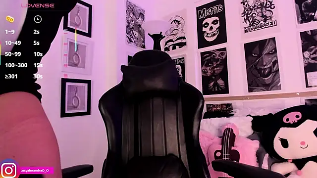 Snapshot of Lexyjoycce chatting on November 9, 11:03 pm Lexyjoycce online show from November 9, 11:03 pm