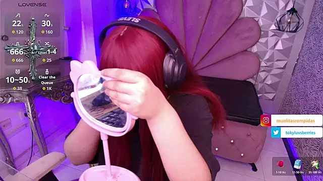 Snapshot of toky_doll chatting on December 5, 9:00 pm toky doll online show from December 5, 9:00 pm