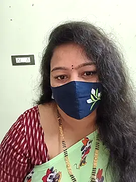 neelu-hoty online show from February 19, 1:18 pm