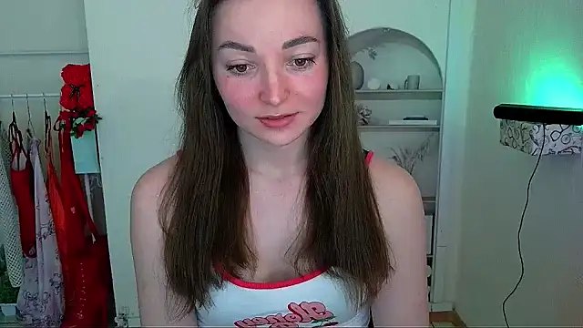Snapshot of _Barbie_Kiss_ chatting on May 8, 9:58 am Barbie Kiss online show from May 8, 9:58 am