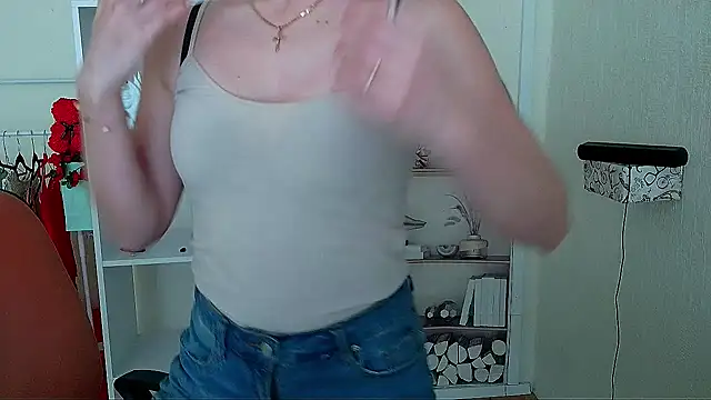 Snapshot of _Barbie_Kiss_ chatting on June 11, 1:09 pm Barbie Kiss online show from June 11, 1:09 pm