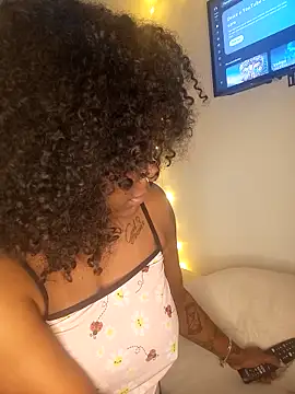 Snapshot of RebecApreta chatting on December 17, 7:25 am RebecApreta online show from December 17, 7:25 am