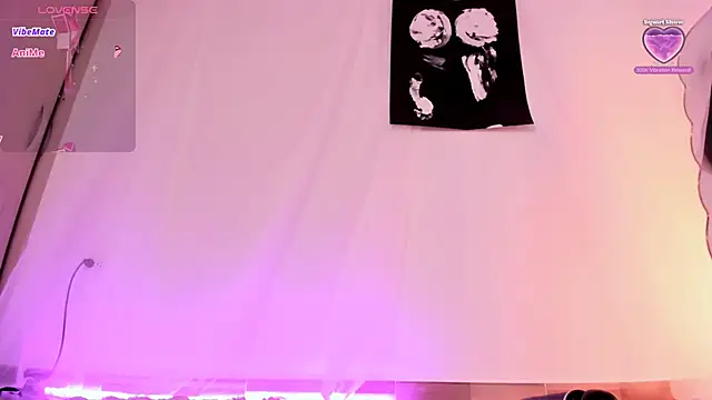 Snapshot of CoralineKam1 chatting on January 12, 7:31 pm CoralineKam1 online show from January 12, 7:31 pm