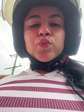 Snapshot of CoralineKam1 chatting on January 27, 11:00 pm CoralineKam1 online show from January 27, 11:00 pm