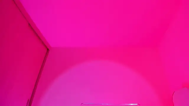 Snapshot of CoralineKam1 chatting on February 5, 3:09 pm CoralineKam1 online show from February 5, 3:09 pm