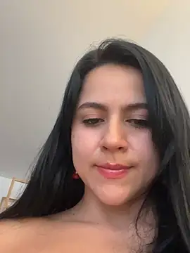 Snapshot of CoralineKam1 chatting on February 6, 10:43 pm CoralineKam1 online show from February 6, 10:43 pm