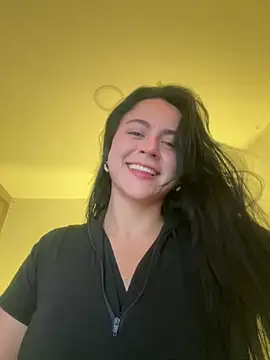 Snapshot of CoralineKam1 chatting on February 22, 9:37 pm CoralineKam1 online show from February 22, 9:37 pm