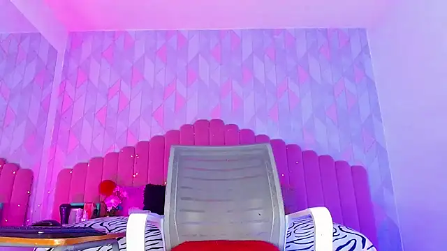 Snapshot of angelyy_02 chatting on January 22, 4:55 am angelyy 02 online show from January 22, 4:55 am