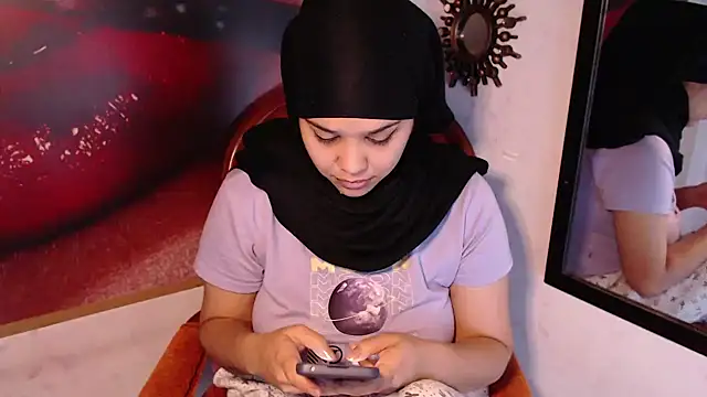 Snapshot of VenussTits97 chatting on December 4, 10:51 pm VenussTits97 online show from December 4, 10:51 pm