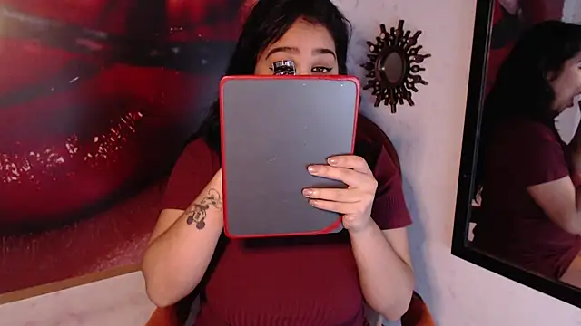 Snapshot of VenussTits97 chatting on December 5, 11:40 pm VenussTits97 online show from December 5, 11:40 pm