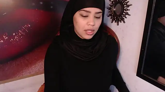 Snapshot of VenussTits97 chatting on December 17, 11:16 pm VenussTits97 online show from December 17, 11:16 pm