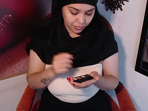 Snapshot of VenussTits97 chatting on December 19, 12:02 am VenussTits97 online show from December 19, 12:02 am