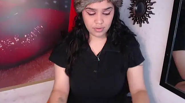 Snapshot of VenussTits97 chatting on December 26, 7:05 pm VenussTits97 online show from December 26, 7:05 pm