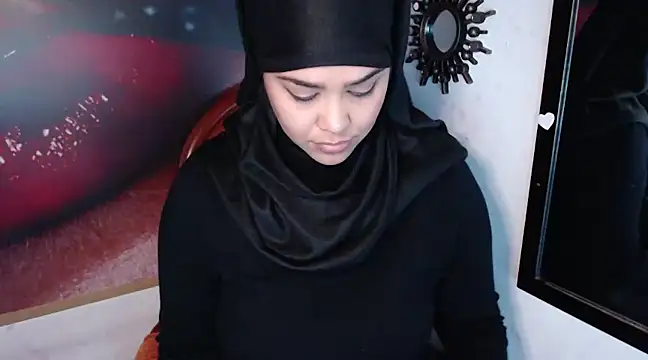 Snapshot of VenussTits97 chatting on January 25, 2:15 am VenussTits97 online show from January 25, 2:15 am