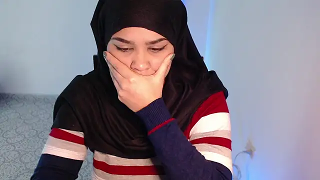 Snapshot of VenussTits97 chatting on February 27, 2:42 am VenussTits97 online show from February 27, 2:42 am