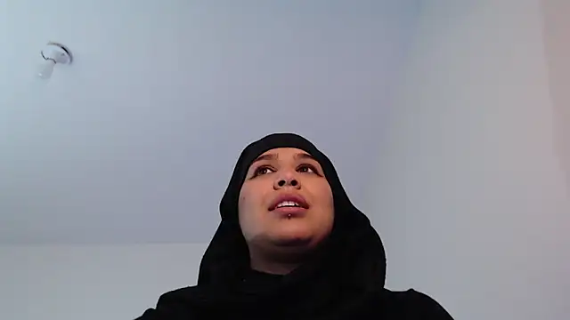 Snapshot of VenussTits97 chatting on March 4, 1:12 am VenussTits97 online show from March 4, 1:12 am