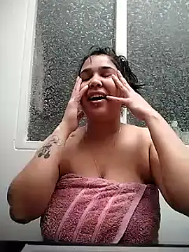 Snapshot of VenussTits97 chatting on March 15, 4:43 pm VenussTits97 online show from March 15, 4:43 pm